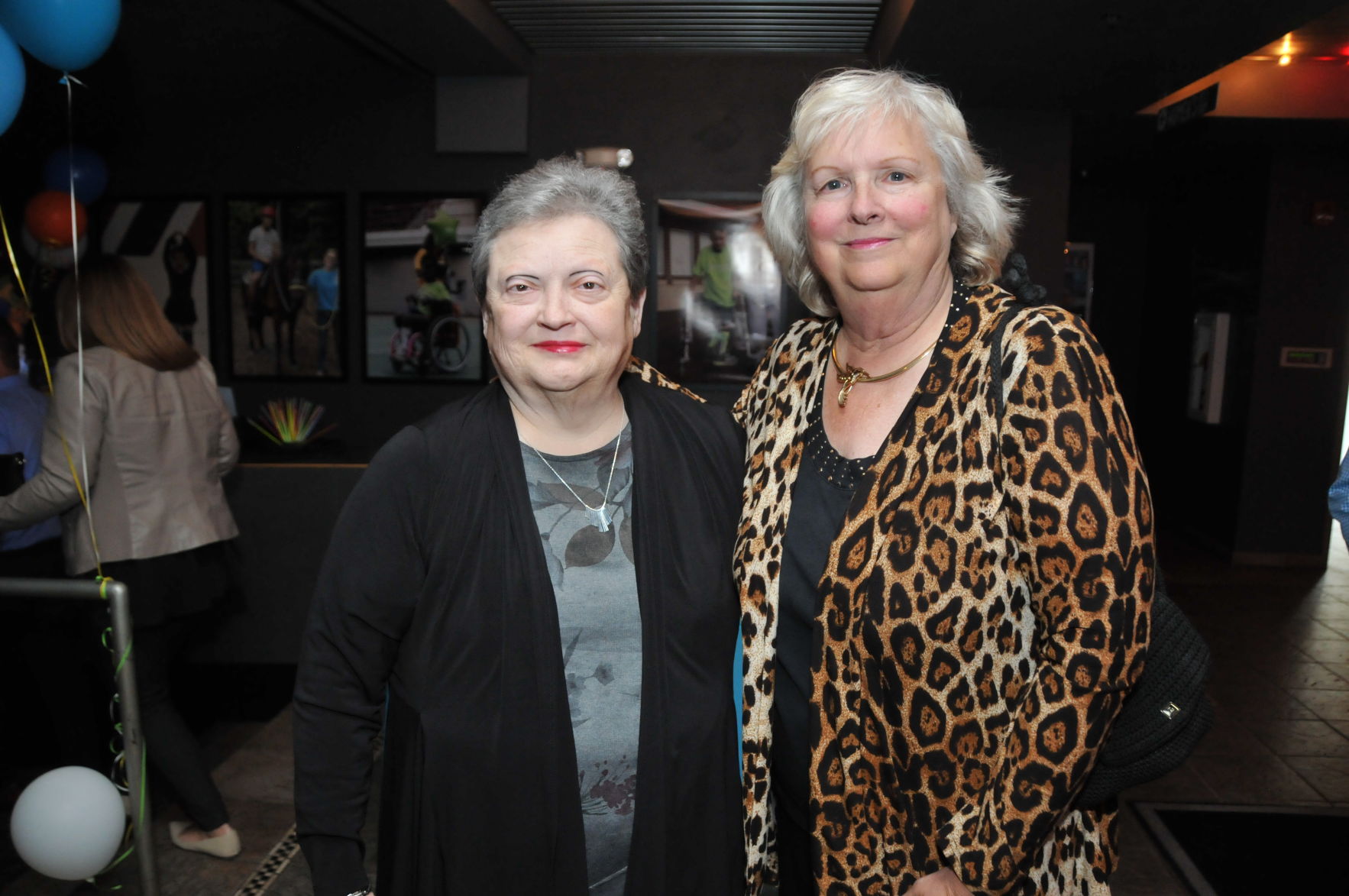 Peggy Hundley, Deanna Frautschi